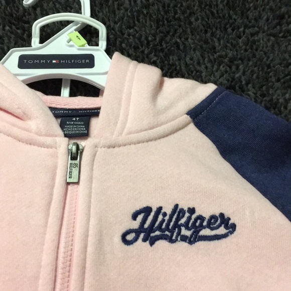 NWT toddler girls Tommy Hilfiger sweat outfit - Picture 3 of 7